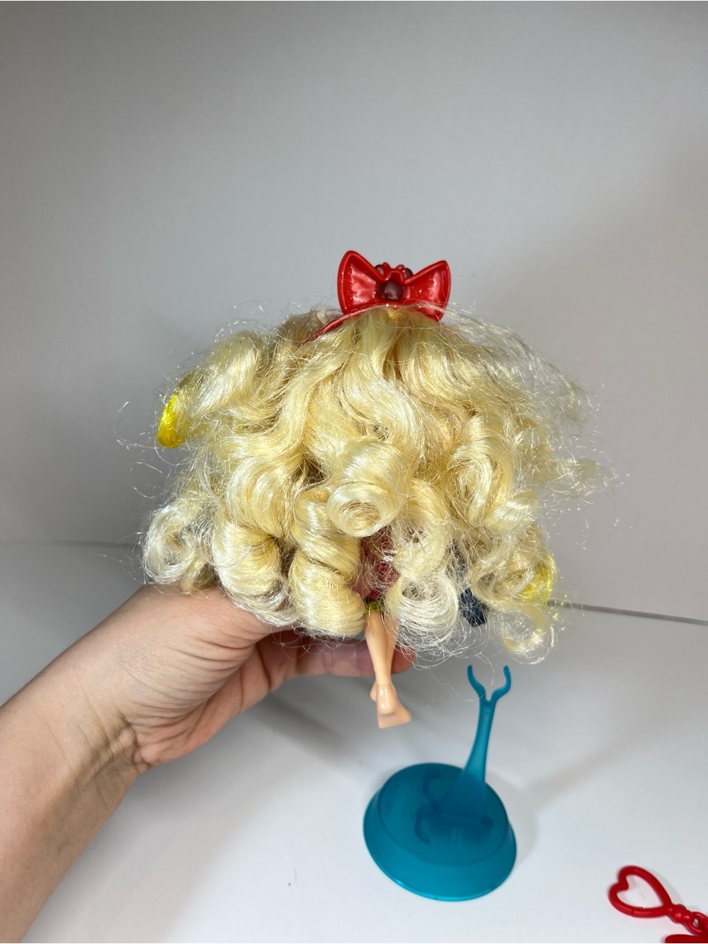 Disney Doorables Minnie Mouse Zoe Superfan Doll 2023 Adoorbs Classic Crew Chain - Picture 10 of 12